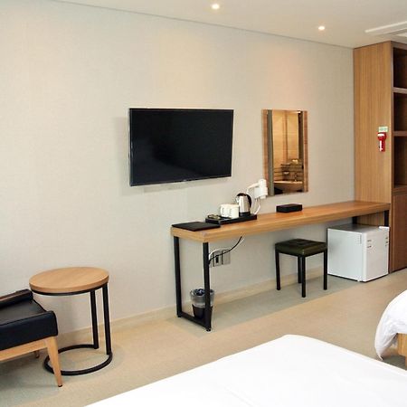 Jeju Noblesse Hotel ภายนอก รูปภาพ